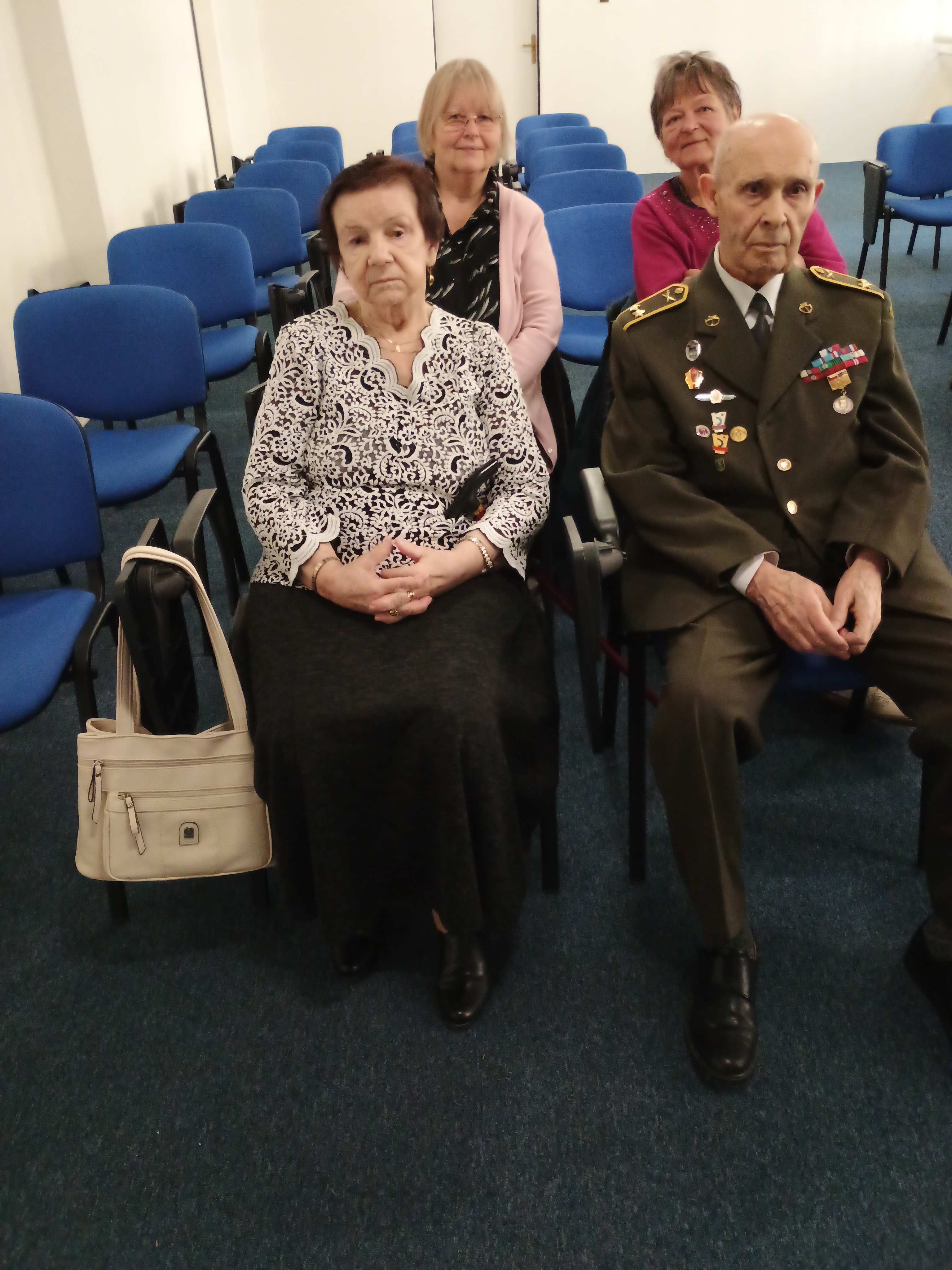 IMG_20251119_100403755_BURST000_COVER